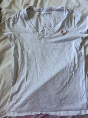 True Religion White V-Neck Buddha Logo Tee | Women’s Small